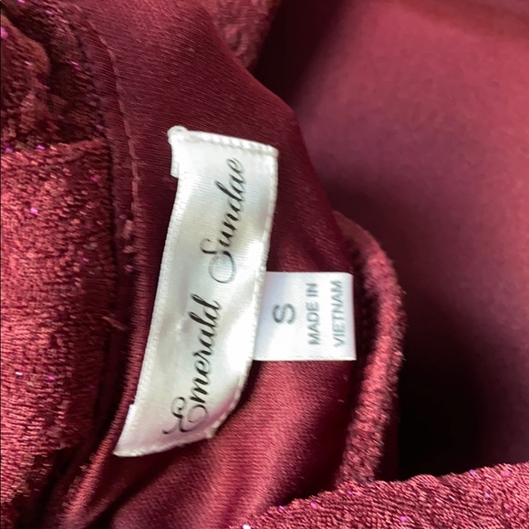 Beautiful Sparkly Maroon Burgundy Fitted Dress - Picture 6 of 8